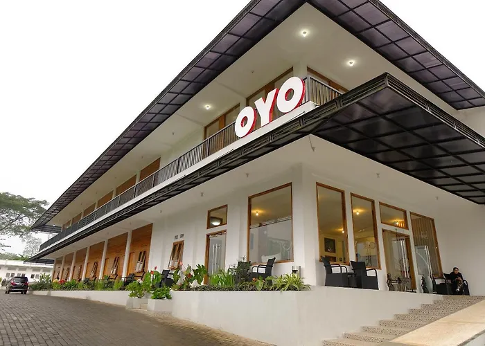 Oyo 446 Hotel Kawi Surapatha Malang
